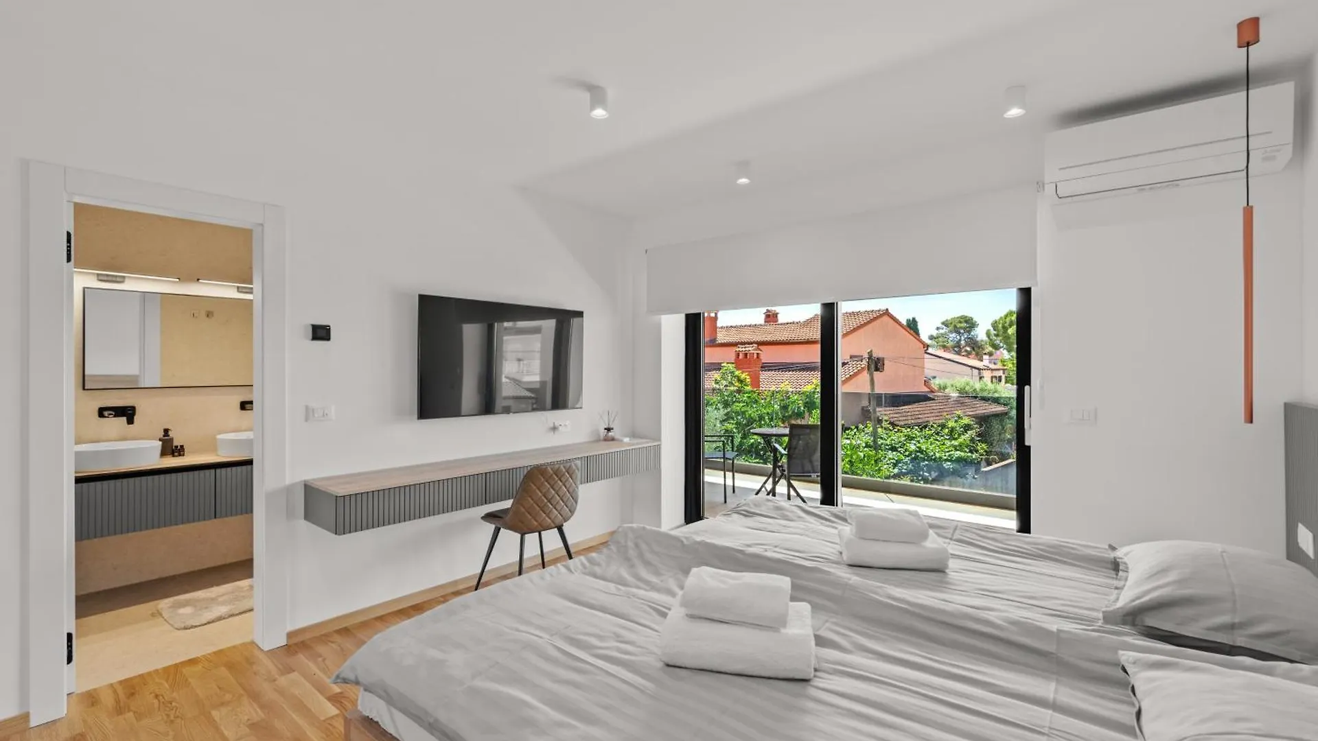 Villa Domenica Medelina 5. City Center, Pool, Jacuzzi, Sauna Rovinj