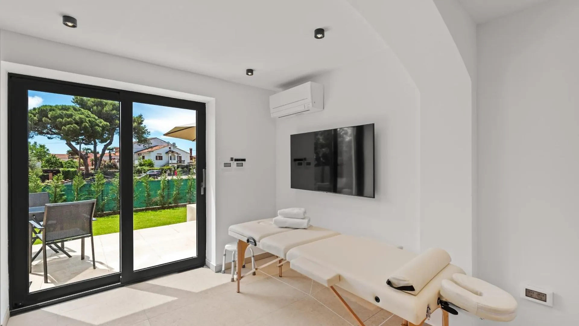 Villa Domenica Medelina 5. City Center, Pool, Jacuzzi, Sauna Rovinj