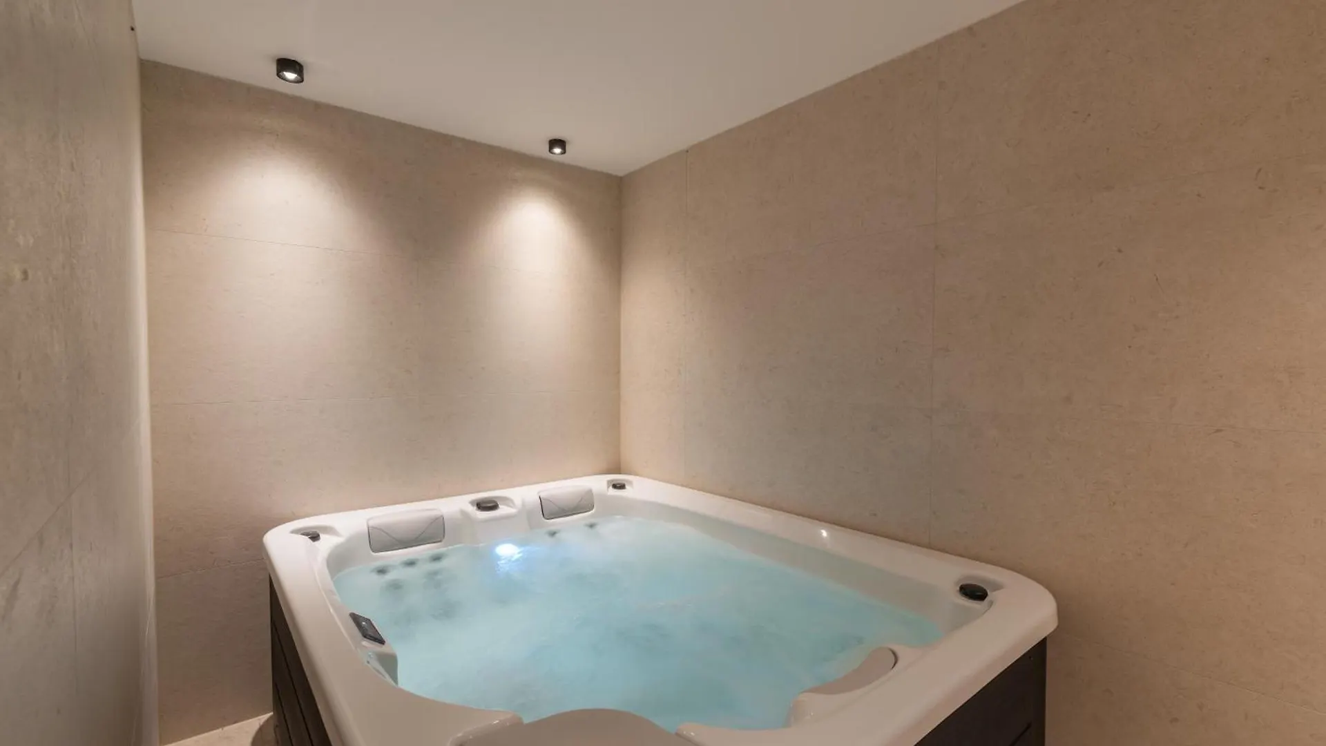 Villa Domenica Medelina 5. City Center, Pool, Jacuzzi, Sauna Rovinj 0*,  Croatia